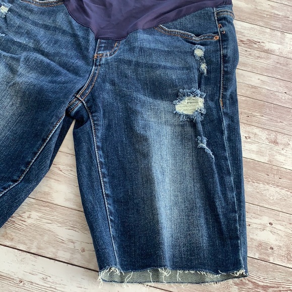 LPinkBlush Blue Distressed Maternity Full Panel Bermuda Raw Hem Shorts - Picture 5 of 10